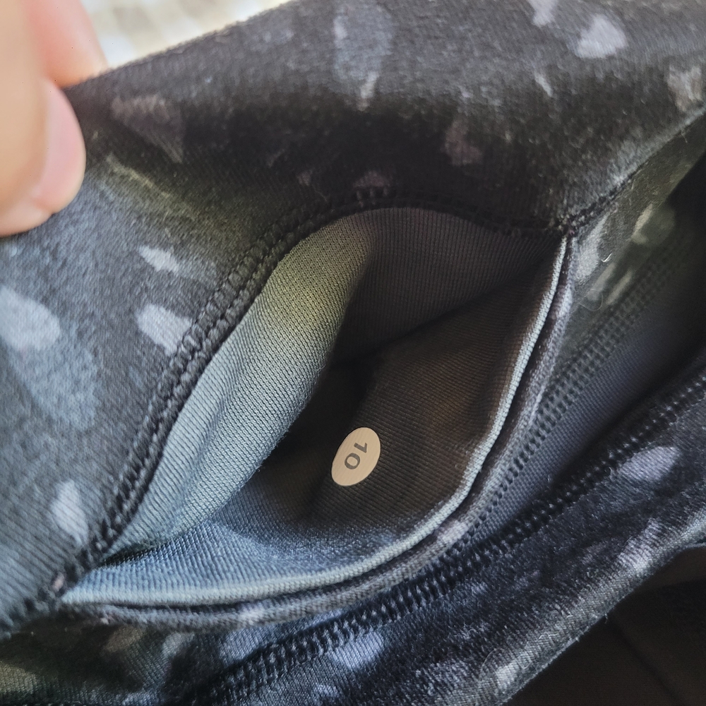 Ω Lululemon Black Leggings Wunder Under Crop Size 10 - Picture 5 of 8